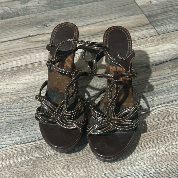 Dressy Sandals/ Heals - Picture 2 of 6